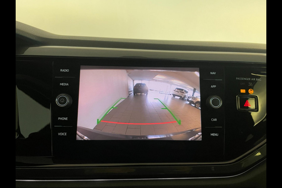 Volkswagen Polo 1.0 TSI R-Line DSG automaat AIRCO NAVI CRUISE BEATS APPLE CARPLAY PDC R-LINE VELGEN PRIVACYGLAS ZEER NETTE AUTO