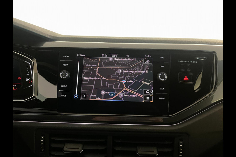 Volkswagen Polo 1.0 TSI R-Line DSG automaat AIRCO NAVI CRUISE BEATS APPLE CARPLAY PDC R-LINE VELGEN PRIVACYGLAS ZEER NETTE AUTO