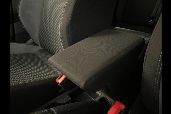 Volkswagen Polo 1.0 TSI R-Line DSG automaat AIRCO NAVI CRUISE BEATS APPLE CARPLAY PDC R-LINE VELGEN PRIVACYGLAS ZEER NETTE AUTO