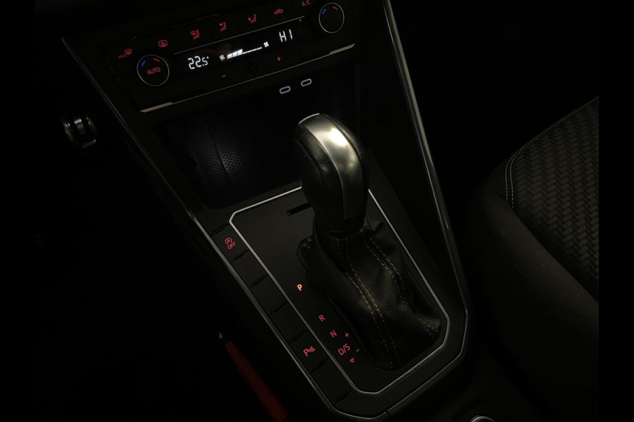 Volkswagen Polo 1.0 TSI R-Line DSG automaat AIRCO NAVI CRUISE BEATS APPLE CARPLAY PDC R-LINE VELGEN PRIVACYGLAS ZEER NETTE AUTO