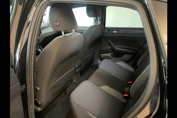Volkswagen Polo 1.0 TSI R-Line DSG automaat AIRCO NAVI CRUISE BEATS APPLE CARPLAY PDC R-LINE VELGEN PRIVACYGLAS ZEER NETTE AUTO
