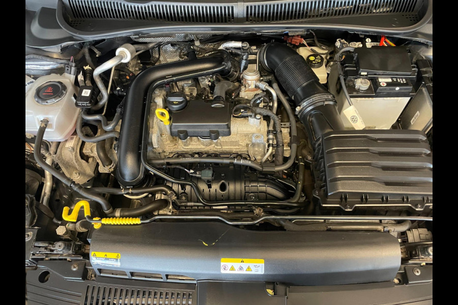 Volkswagen Polo 1.0 TSI R-Line DSG automaat AIRCO NAVI CRUISE BEATS APPLE CARPLAY PDC R-LINE VELGEN PRIVACYGLAS ZEER NETTE AUTO