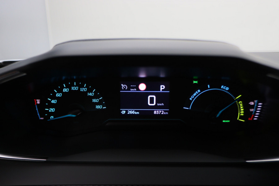 Peugeot e-2008 EV Allure 50 kWh Virtual Cockpit, Cruise, Camera, Apple Carplay, Stoelverwarming, 17''