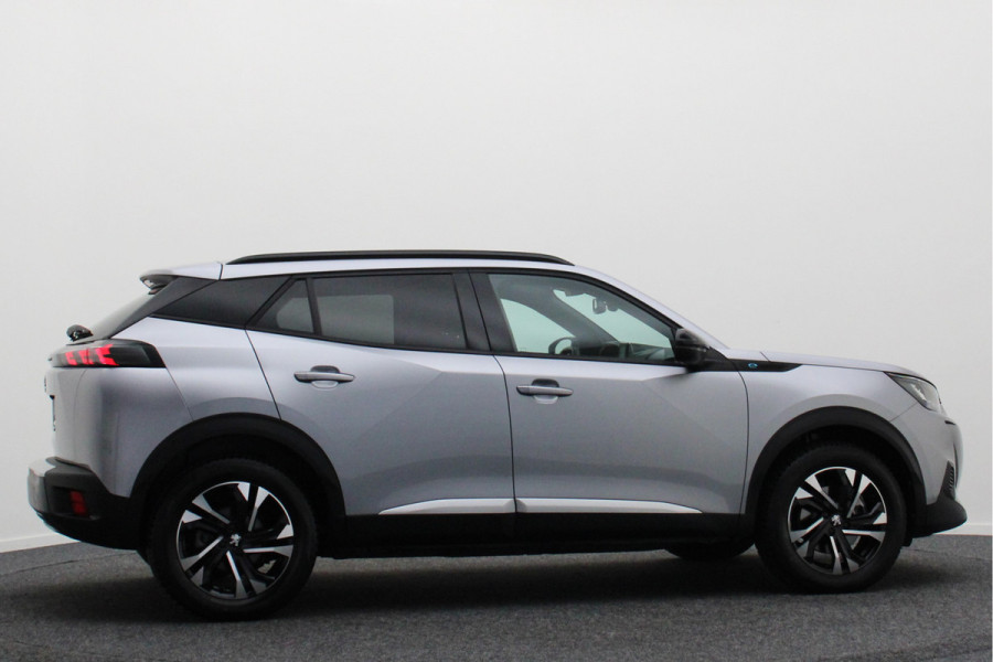 Peugeot e-2008 EV Allure 50 kWh Virtual Cockpit, Cruise, Camera, Apple Carplay, Stoelverwarming, 17''