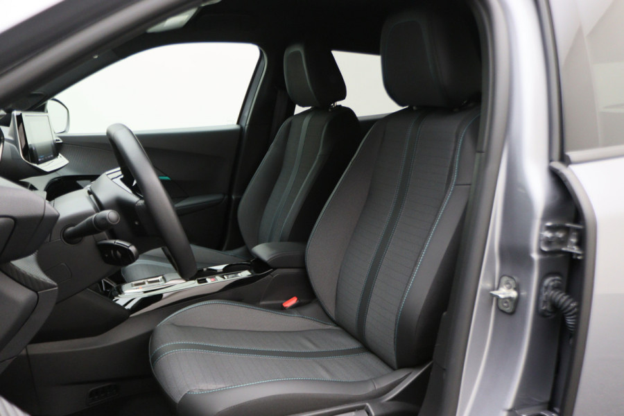 Peugeot e-2008 EV Allure 50 kWh Virtual Cockpit, Cruise, Camera, Apple Carplay, Stoelverwarming, 17''