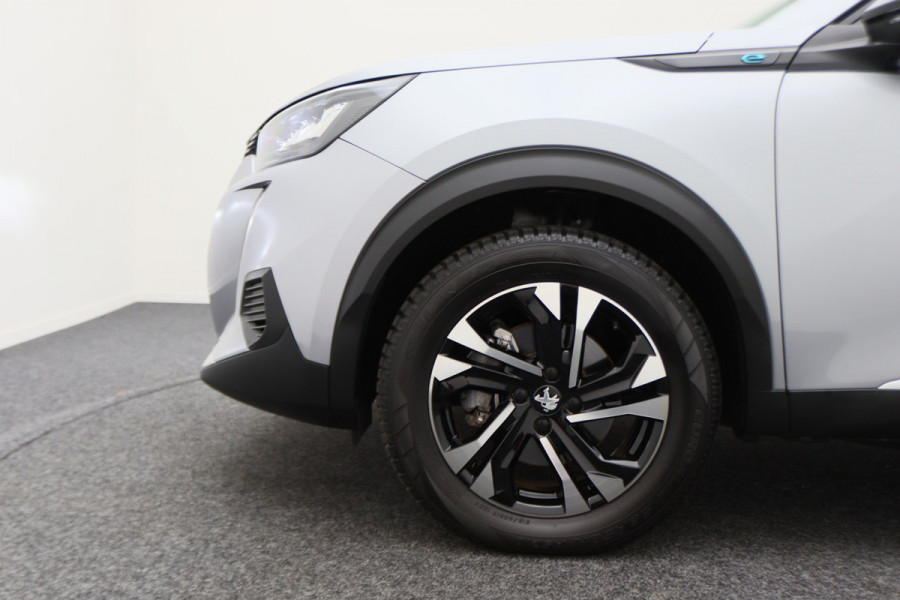 Peugeot e-2008 EV Allure 50 kWh Virtual Cockpit, Cruise, Camera, Apple Carplay, Stoelverwarming, 17''