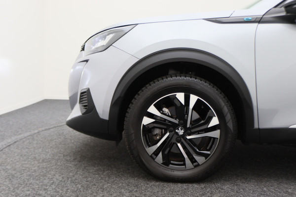 Peugeot e-2008 EV Allure 50 kWh Virtual Cockpit, Cruise, Camera, Apple Carplay, Stoelverwarming, 17''