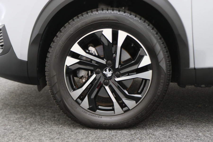 Peugeot e-2008 EV Allure 50 kWh Virtual Cockpit, Cruise, Camera, Apple Carplay, Stoelverwarming, 17''