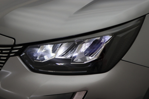 Peugeot e-2008 EV Allure 50 kWh Virtual Cockpit, Cruise, Camera, Apple Carplay, Stoelverwarming, 17''