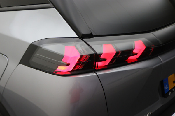 Peugeot e-2008 EV Allure 50 kWh Virtual Cockpit, Cruise, Camera, Apple Carplay, Stoelverwarming, 17''