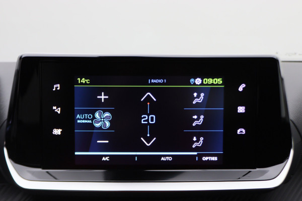 Peugeot e-2008 EV Allure 50 kWh Virtual Cockpit, Cruise, Camera, Apple Carplay, Stoelverwarming, 17''