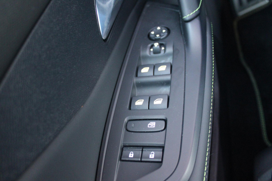 Peugeot 308 SW 1.6 Plug-in Hybrid 180PK GT | PANORAMISCH SCHUIF/KANTEL DAK | TREKHAAK | ALCANTARA BEKLEDING MET EEN ELEKTRISCH BEDIENBARE BESTUURDERSSTOEL | 18" LICHTMETALEN VELGEN "PORTLAND" | FOCAL AUDIO SYSTEM | STOEL/STUUR VERWARMING | NAVIGATIE | DRAADLOZE APPLE CARPLAY/ANDROID AUTO | DRAADLOZE TELEFOONLADER | PARKEERSENSOREN VOOR + ACHTER | ACHTERUITRIJ CAMERA | ELEKTRISCH BEDIENBARE ACHTERKLEP |