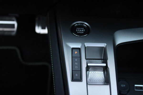 Peugeot 308 SW 1.6 Plug-in Hybrid 180PK GT | PANORAMISCH SCHUIF/KANTEL DAK | TREKHAAK | ALCANTARA BEKLEDING MET EEN ELEKTRISCH BEDIENBARE BESTUURDERSSTOEL | 18" LICHTMETALEN VELGEN "PORTLAND" | FOCAL AUDIO SYSTEM | STOEL/STUUR VERWARMING | NAVIGATIE | DRAADLOZE APPLE CARPLAY/ANDROID AUTO | DRAADLOZE TELEFOONLADER | PARKEERSENSOREN VOOR + ACHTER | ACHTERUITRIJ CAMERA | ELEKTRISCH BEDIENBARE ACHTERKLEP |