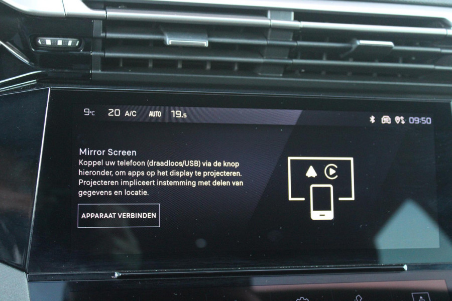 Peugeot 308 SW 1.6 Plug-in Hybrid 180PK GT | PANORAMISCH SCHUIF/KANTEL DAK | TREKHAAK | ALCANTARA BEKLEDING MET EEN ELEKTRISCH BEDIENBARE BESTUURDERSSTOEL | 18" LICHTMETALEN VELGEN "PORTLAND" | FOCAL AUDIO SYSTEM | STOEL/STUUR VERWARMING | NAVIGATIE | DRAADLOZE APPLE CARPLAY/ANDROID AUTO | DRAADLOZE TELEFOONLADER | PARKEERSENSOREN VOOR + ACHTER | ACHTERUITRIJ CAMERA | ELEKTRISCH BEDIENBARE ACHTERKLEP |