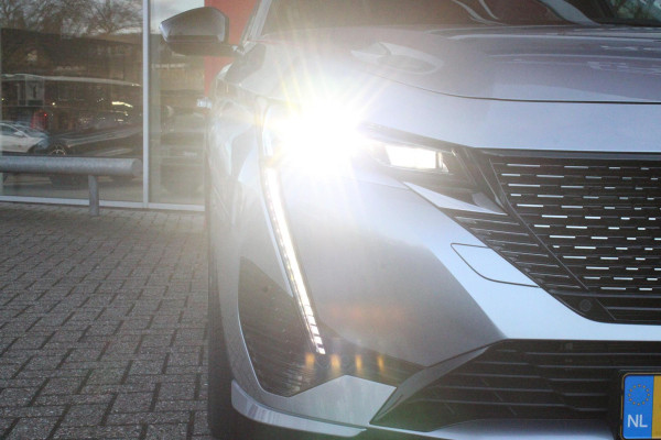 Peugeot 308 SW 1.6 Plug-in Hybrid 180PK GT | PANORAMISCH SCHUIF/KANTEL DAK | TREKHAAK | ALCANTARA BEKLEDING MET EEN ELEKTRISCH BEDIENBARE BESTUURDERSSTOEL | 18" LICHTMETALEN VELGEN "PORTLAND" | FOCAL AUDIO SYSTEM | STOEL/STUUR VERWARMING | NAVIGATIE | DRAADLOZE APPLE CARPLAY/ANDROID AUTO | DRAADLOZE TELEFOONLADER | PARKEERSENSOREN VOOR + ACHTER | ACHTERUITRIJ CAMERA | ELEKTRISCH BEDIENBARE ACHTERKLEP |