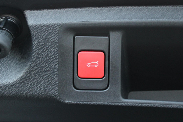 Peugeot 308 SW 1.6 Plug-in Hybrid 180PK GT | PANORAMISCH SCHUIF/KANTEL DAK | TREKHAAK | ALCANTARA BEKLEDING MET EEN ELEKTRISCH BEDIENBARE BESTUURDERSSTOEL | 18" LICHTMETALEN VELGEN "PORTLAND" | FOCAL AUDIO SYSTEM | STOEL/STUUR VERWARMING | NAVIGATIE | DRAADLOZE APPLE CARPLAY/ANDROID AUTO | DRAADLOZE TELEFOONLADER | PARKEERSENSOREN VOOR + ACHTER | ACHTERUITRIJ CAMERA | ELEKTRISCH BEDIENBARE ACHTERKLEP |