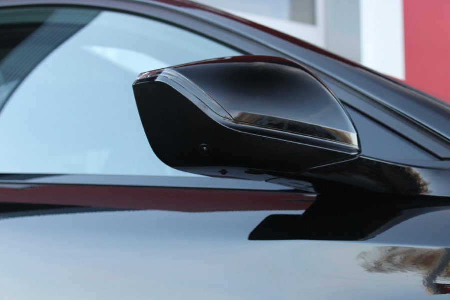 Peugeot 308 1.6 Plug-in Hybrid 180PK GT | PANORAMISCH SCHUIF/KANTEL DAK | 18" LICHTMETALEN VELGEN "PORTLAND" | ALCANTARA INTERIEUR | ELEKTRISCH BEDIENBARE BESTUURDERSSTOEL MET GEHEUGENFUNCTIE | STOEL/STUUR VERWARMING | 360° CAMERA | FOCAL AUDIO SYSTEM | PARKEERSENSOREN VOOR EN ACHTER | CLIMATE CONTROL | ADAPTIVE CRUISE CONTROL | KEYLESS ENTRY/START | DRAADLOZE APPLE CARPLAY/ANDROID AUTO | DRAADLOZE TELEFOONLADER | NAVIGATIE |