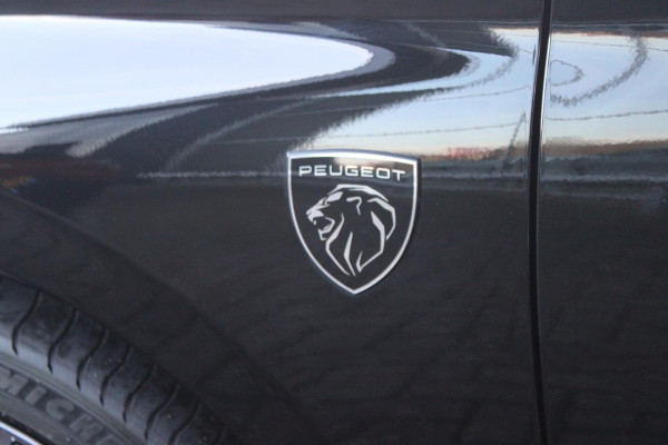 Peugeot 308 1.6 Plug-in Hybrid 180PK GT | PANORAMISCH SCHUIF/KANTEL DAK | 18" LICHTMETALEN VELGEN "PORTLAND" | ALCANTARA INTERIEUR | ELEKTRISCH BEDIENBARE BESTUURDERSSTOEL MET GEHEUGENFUNCTIE | STOEL/STUUR VERWARMING | 360° CAMERA | FOCAL AUDIO SYSTEM | PARKEERSENSOREN VOOR EN ACHTER | CLIMATE CONTROL | ADAPTIVE CRUISE CONTROL | KEYLESS ENTRY/START | DRAADLOZE APPLE CARPLAY/ANDROID AUTO | DRAADLOZE TELEFOONLADER | NAVIGATIE |