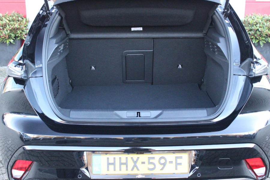 Peugeot 308 1.6 Plug-in Hybrid 180PK GT | PANORAMISCH SCHUIF/KANTEL DAK | 18" LICHTMETALEN VELGEN "PORTLAND" | ALCANTARA INTERIEUR | ELEKTRISCH BEDIENBARE BESTUURDERSSTOEL MET GEHEUGENFUNCTIE | STOEL/STUUR VERWARMING | 360° CAMERA | FOCAL AUDIO SYSTEM | PARKEERSENSOREN VOOR EN ACHTER | CLIMATE CONTROL | ADAPTIVE CRUISE CONTROL | KEYLESS ENTRY/START | DRAADLOZE APPLE CARPLAY/ANDROID AUTO | DRAADLOZE TELEFOONLADER | NAVIGATIE |