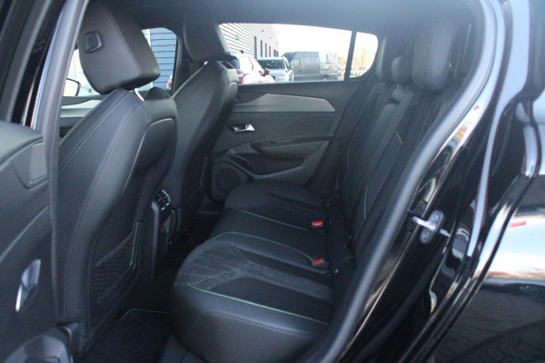 Peugeot 308 1.6 Plug-in Hybrid 180PK GT | PANORAMISCH SCHUIF/KANTEL DAK | 18" LICHTMETALEN VELGEN "PORTLAND" | ALCANTARA INTERIEUR | ELEKTRISCH BEDIENBARE BESTUURDERSSTOEL MET GEHEUGENFUNCTIE | STOEL/STUUR VERWARMING | 360° CAMERA | FOCAL AUDIO SYSTEM | PARKEERSENSOREN VOOR EN ACHTER | CLIMATE CONTROL | ADAPTIVE CRUISE CONTROL | KEYLESS ENTRY/START | DRAADLOZE APPLE CARPLAY/ANDROID AUTO | DRAADLOZE TELEFOONLADER | NAVIGATIE |