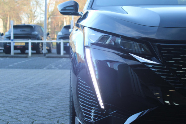 Peugeot 308 1.6 Plug-in Hybrid 180PK GT | PANORAMISCH SCHUIF/KANTEL DAK | 18" LICHTMETALEN VELGEN "PORTLAND" | ALCANTARA INTERIEUR | ELEKTRISCH BEDIENBARE BESTUURDERSSTOEL MET GEHEUGENFUNCTIE | STOEL/STUUR VERWARMING | 360° CAMERA | FOCAL AUDIO SYSTEM | PARKEERSENSOREN VOOR EN ACHTER | CLIMATE CONTROL | ADAPTIVE CRUISE CONTROL | KEYLESS ENTRY/START | DRAADLOZE APPLE CARPLAY/ANDROID AUTO | DRAADLOZE TELEFOONLADER | NAVIGATIE |