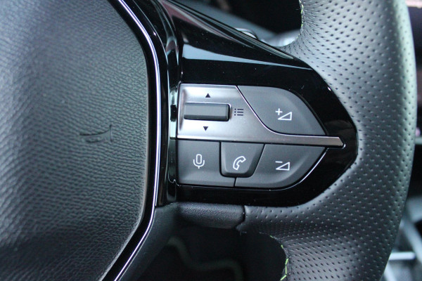 Peugeot 308 1.6 Plug-in Hybrid 180PK GT | PANORAMISCH SCHUIF/KANTEL DAK | 18" LICHTMETALEN VELGEN "PORTLAND" | ALCANTARA INTERIEUR | ELEKTRISCH BEDIENBARE BESTUURDERSSTOEL MET GEHEUGENFUNCTIE | STOEL/STUUR VERWARMING | 360° CAMERA | FOCAL AUDIO SYSTEM | PARKEERSENSOREN VOOR EN ACHTER | CLIMATE CONTROL | ADAPTIVE CRUISE CONTROL | KEYLESS ENTRY/START | DRAADLOZE APPLE CARPLAY/ANDROID AUTO | DRAADLOZE TELEFOONLADER | NAVIGATIE |