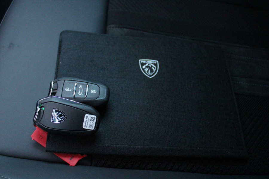 Peugeot 308 1.6 Plug-in Hybrid 180PK GT | PANORAMISCH SCHUIF/KANTEL DAK | 18" LICHTMETALEN VELGEN "PORTLAND" | ALCANTARA INTERIEUR | ELEKTRISCH BEDIENBARE BESTUURDERSSTOEL MET GEHEUGENFUNCTIE | STOEL/STUUR VERWARMING | 360° CAMERA | FOCAL AUDIO SYSTEM | PARKEERSENSOREN VOOR EN ACHTER | CLIMATE CONTROL | ADAPTIVE CRUISE CONTROL | KEYLESS ENTRY/START | DRAADLOZE APPLE CARPLAY/ANDROID AUTO | DRAADLOZE TELEFOONLADER | NAVIGATIE |