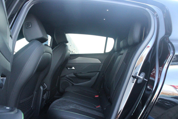 Peugeot 308 1.6 Plug-in Hybrid 180PK GT | PANORAMISCH SCHUIF/KANTEL DAK | 18" LICHTMETALEN VELGEN "PORTLAND" | ALCANTARA INTERIEUR | ELEKTRISCH BEDIENBARE BESTUURDERSSTOEL MET GEHEUGENFUNCTIE | STOEL/STUUR VERWARMING | 360° CAMERA | FOCAL AUDIO SYSTEM | PARKEERSENSOREN VOOR EN ACHTER | CLIMATE CONTROL | ADAPTIVE CRUISE CONTROL | KEYLESS ENTRY/START | DRAADLOZE APPLE CARPLAY/ANDROID AUTO | DRAADLOZE TELEFOONLADER | NAVIGATIE |