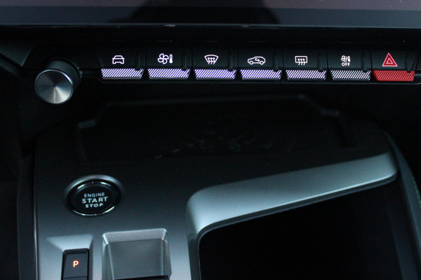 Peugeot 308 1.6 Plug-in Hybrid 180PK GT | PANORAMISCH SCHUIF/KANTEL DAK | 18" LICHTMETALEN VELGEN "PORTLAND" | ALCANTARA INTERIEUR | ELEKTRISCH BEDIENBARE BESTUURDERSSTOEL MET GEHEUGENFUNCTIE | STOEL/STUUR VERWARMING | 360° CAMERA | FOCAL AUDIO SYSTEM | PARKEERSENSOREN VOOR EN ACHTER | CLIMATE CONTROL | ADAPTIVE CRUISE CONTROL | KEYLESS ENTRY/START | DRAADLOZE APPLE CARPLAY/ANDROID AUTO | DRAADLOZE TELEFOONLADER | NAVIGATIE |