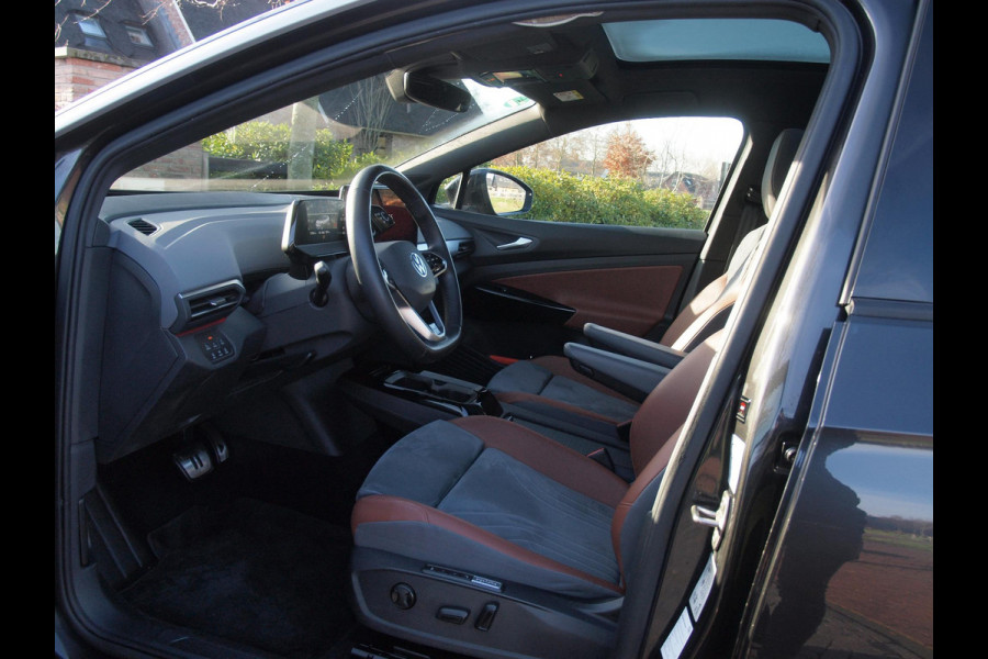 Volkswagen ID.4 First Max 77 kWh | Panoramadak | Head-Up Display | 360 Camera | Sfeerverlichting | Apple Carplay