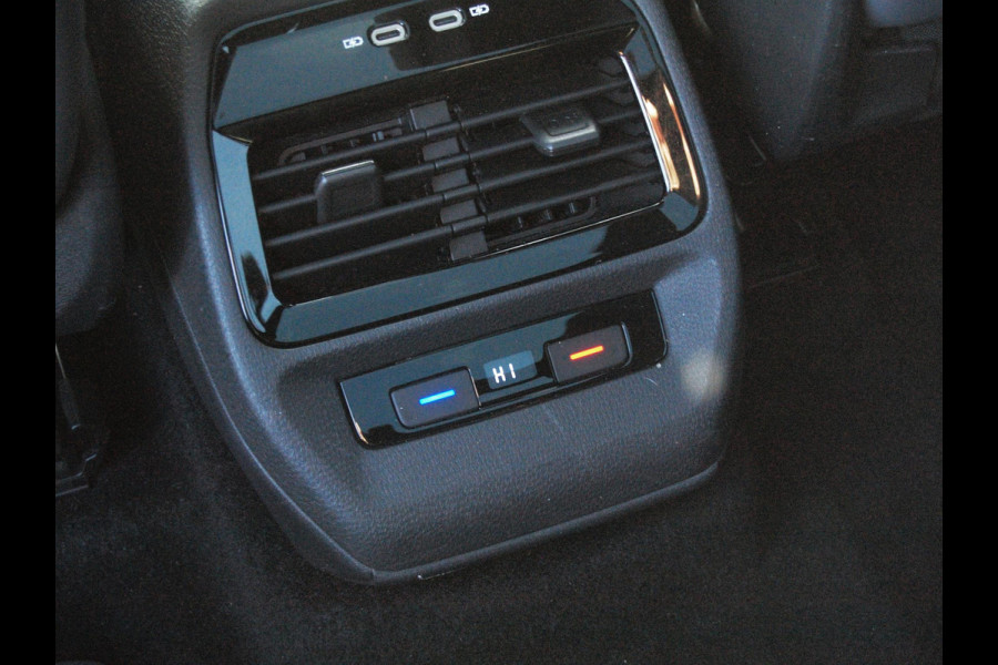 Volkswagen ID.4 First Max 77 kWh | Panoramadak | Head-Up Display | 360 Camera | Sfeerverlichting | Apple Carplay