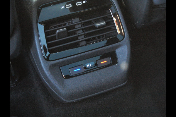 Volkswagen ID.4 First Max 77 kWh | Panoramadak | Head-Up Display | 360 Camera | Sfeerverlichting | Apple Carplay