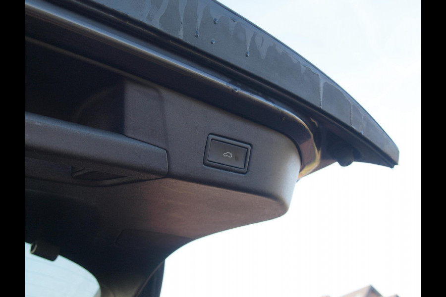 Volkswagen ID.4 First Max 77 kWh | Panoramadak | Head-Up Display | 360 Camera | Sfeerverlichting | Apple Carplay