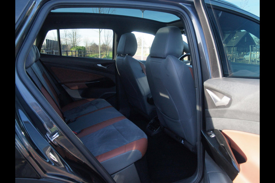 Volkswagen ID.4 First Max 77 kWh | Panoramadak | Head-Up Display | 360 Camera | Sfeerverlichting | Apple Carplay