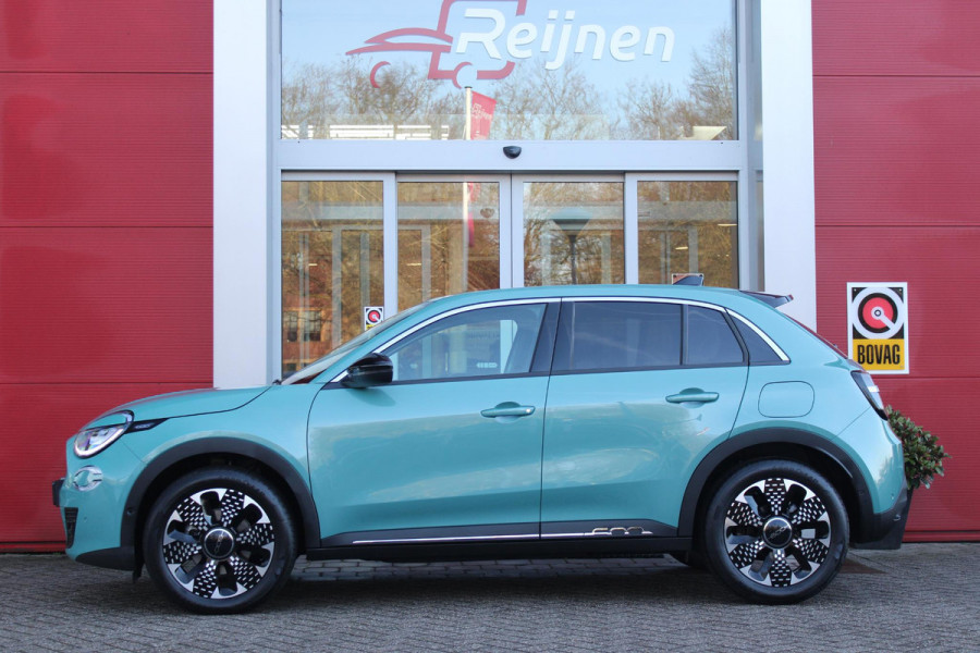 Fiat 600 1.2 HYbrid 110PK LA PRIMA | ELEKTRISCH VERSTELBARE BESTUURDERSTOEL MET MASSAGEFUNCTIE | NAVIGATIE | DODEHOEK DETECTIE | ELEKTRISCHE ACHTERKLEP | LEDKOPLAMPEN-MISTLAMPEN | LED ACHTERLICHTEN | PACK COMFORT: ACHTERUITRIJCAMERA / PARKEERSENSOREN VOOR-ACHTER / DRAADLOOS TELEFOONLADEN / DRAADLOOS APPLE CARPLAY - ANDROID AUTO / KEYLESS ENTRY-START / AUDIOSYSTEEM MET 6 SPEAKERS | WINTER PACK: VERWARMBARE VOORSTOELEN / VERWARMBARE VOORSTOELEN | 18"LICHTMETALEN VELGEN TWO-TONE | EXTRA GETINTE ACHTERRUITEN | CLIMATE CONTROL |