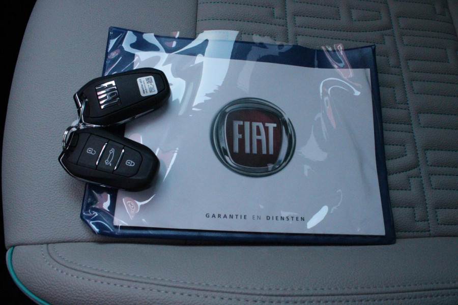 Fiat 600 1.2 HYbrid 110PK LA PRIMA | ELEKTRISCH VERSTELBARE BESTUURDERSTOEL MET MASSAGEFUNCTIE | NAVIGATIE | DODEHOEK DETECTIE | ELEKTRISCHE ACHTERKLEP | LEDKOPLAMPEN-MISTLAMPEN | LED ACHTERLICHTEN | PACK COMFORT: ACHTERUITRIJCAMERA / PARKEERSENSOREN VOOR-ACHTER / DRAADLOOS TELEFOONLADEN / DRAADLOOS APPLE CARPLAY - ANDROID AUTO / KEYLESS ENTRY-START / AUDIOSYSTEEM MET 6 SPEAKERS | WINTER PACK: VERWARMBARE VOORSTOELEN / VERWARMBARE VOORSTOELEN | 18"LICHTMETALEN VELGEN TWO-TONE | EXTRA GETINTE ACHTERRUITEN | CLIMATE CONTROL |