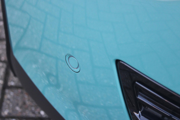 Fiat 600 1.2 HYbrid 110PK LA PRIMA | ELEKTRISCH VERSTELBARE BESTUURDERSTOEL MET MASSAGEFUNCTIE | NAVIGATIE | DODEHOEK DETECTIE | ELEKTRISCHE ACHTERKLEP | LEDKOPLAMPEN-MISTLAMPEN | LED ACHTERLICHTEN | PACK COMFORT: ACHTERUITRIJCAMERA / PARKEERSENSOREN VOOR-ACHTER / DRAADLOOS TELEFOONLADEN / DRAADLOOS APPLE CARPLAY - ANDROID AUTO / KEYLESS ENTRY-START / AUDIOSYSTEEM MET 6 SPEAKERS | WINTER PACK: VERWARMBARE VOORSTOELEN / VERWARMBARE VOORSTOELEN | 18"LICHTMETALEN VELGEN TWO-TONE | EXTRA GETINTE ACHTERRUITEN | CLIMATE CONTROL |