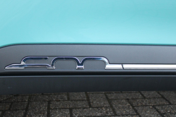 Fiat 600 1.2 HYbrid 110PK LA PRIMA | ELEKTRISCH VERSTELBARE BESTUURDERSTOEL MET MASSAGEFUNCTIE | NAVIGATIE | DODEHOEK DETECTIE | ELEKTRISCHE ACHTERKLEP | LEDKOPLAMPEN-MISTLAMPEN | LED ACHTERLICHTEN | PACK COMFORT: ACHTERUITRIJCAMERA / PARKEERSENSOREN VOOR-ACHTER / DRAADLOOS TELEFOONLADEN / DRAADLOOS APPLE CARPLAY - ANDROID AUTO / KEYLESS ENTRY-START / AUDIOSYSTEEM MET 6 SPEAKERS | WINTER PACK: VERWARMBARE VOORSTOELEN / VERWARMBARE VOORSTOELEN | 18"LICHTMETALEN VELGEN TWO-TONE | EXTRA GETINTE ACHTERRUITEN | CLIMATE CONTROL |