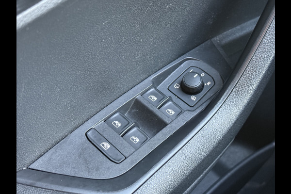 Škoda Karoq 1.0 TSI Style | Keyless | Apple carplay Stoelverwarming