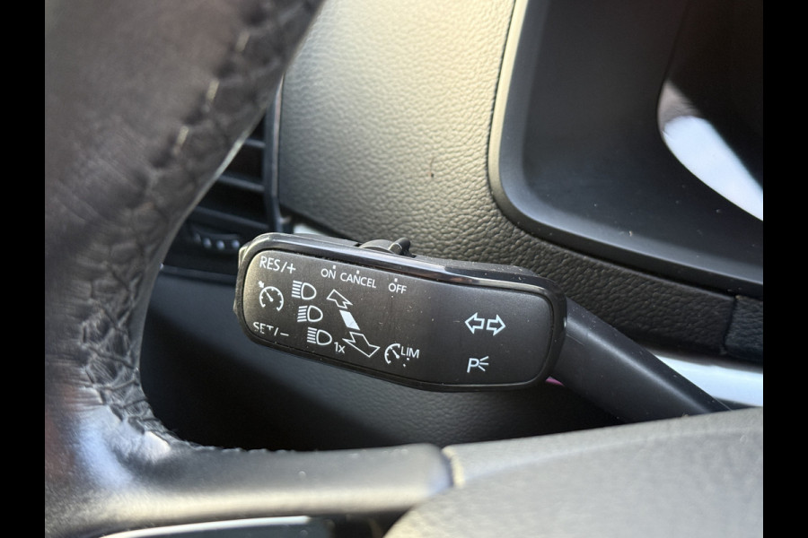 Škoda Karoq 1.0 TSI Style | Keyless | Apple carplay Stoelverwarming