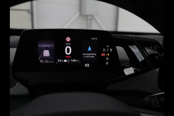 Volkswagen ID.3 First Plus 58 kWh | Trekhaak | Stoel & stuurverwarming | Camera | Adaptive cruise | Sfeerverlichting | Carplay | Matrix LED | Parkeerhulp | Climate control