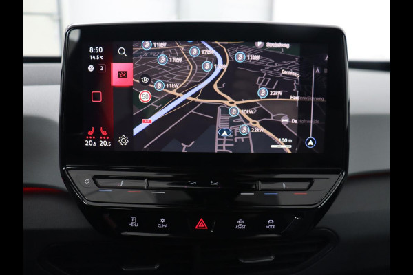 Volkswagen ID.3 First Plus 58 kWh | Trekhaak | Stoel & stuurverwarming | Camera | Adaptive cruise | Sfeerverlichting | Carplay | Matrix LED | Parkeerhulp | Climate control