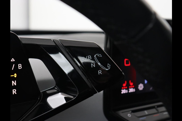Volkswagen ID.3 First Plus 58 kWh | Trekhaak | Stoel & stuurverwarming | Camera | Adaptive cruise | Sfeerverlichting | Carplay | Matrix LED | Parkeerhulp | Climate control