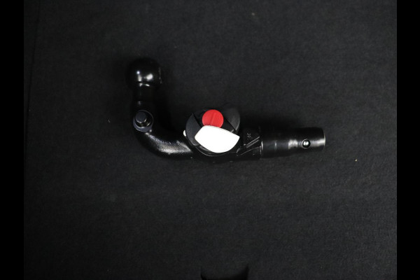 Volkswagen ID.3 First Plus 58 kWh | Trekhaak | Stoel & stuurverwarming | Camera | Adaptive cruise | Sfeerverlichting | Carplay | Matrix LED | Parkeerhulp | Climate control