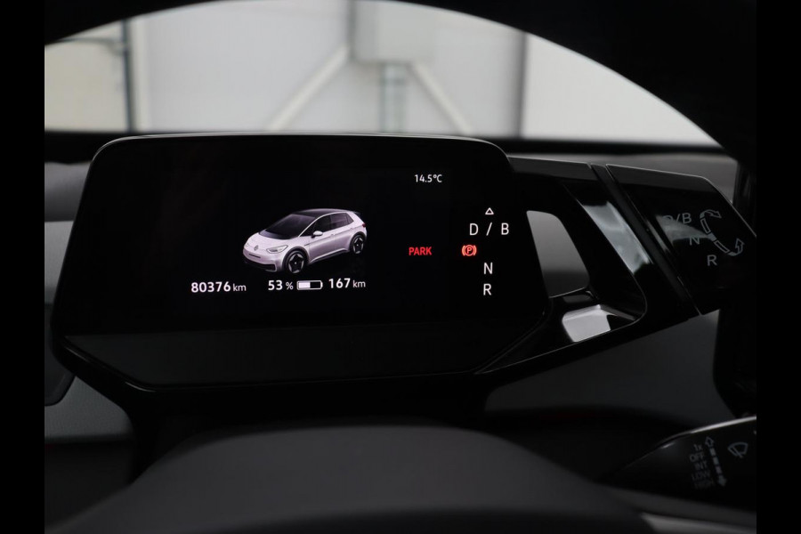 Volkswagen ID.3 First Plus 58 kWh | Trekhaak | Stoel & stuurverwarming | Camera | Adaptive cruise | Sfeerverlichting | Carplay | Matrix LED | Parkeerhulp | Climate control