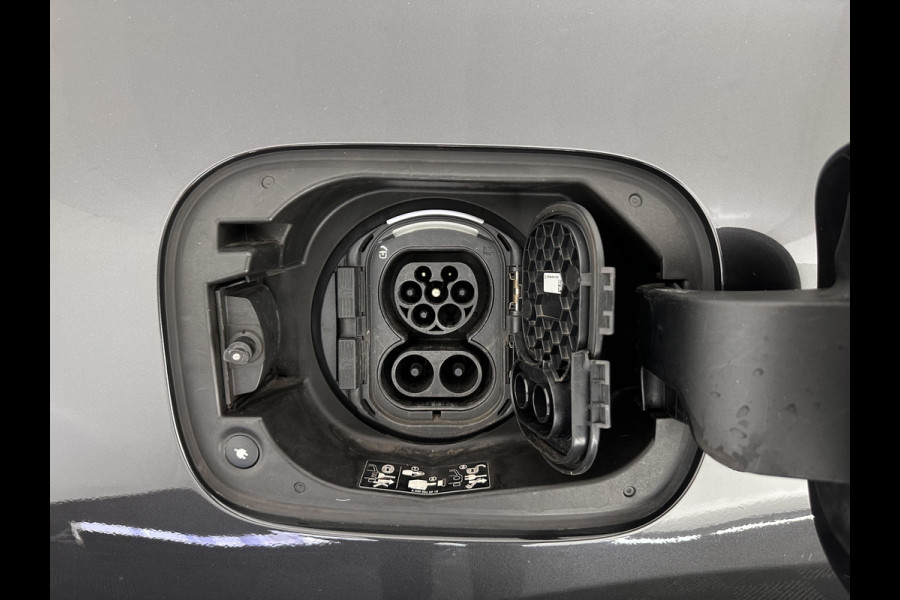 Mercedes-Benz EQC 400 4MATIC Business Solution Luxury 80 kWh {SOH-89%} Aut.*LEATHER | FULL-LED | DISTRONIC | BLINDSPOT | HEATED-COMFORTSEATS | DIGI-WIDESCREEN | DAB+ | KEYLESS | AMBIENTLIGHT | NAVI-FULLMAP | ECC | PRIVACY-GLASS | PDC | 20''ALU*