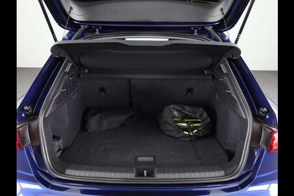 Audi A3 Sportback 40 TFSI e Advanced edition 204pk | Verlengde garantie | Navigatie | Extra getint glas | Verwarmbare voorstoelen