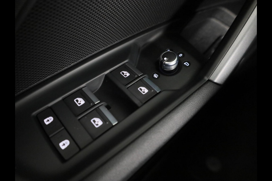 Audi A3 Sportback 40 TFSI e Advanced edition 204pk | Verlengde garantie | Navigatie | Extra getint glas | Verwarmbare voorstoelen