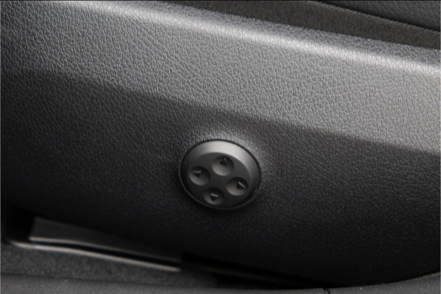 Mercedes-Benz E-Klasse Estate 300 e AMG Premium, Hyperscreen, Trekhaak, Leder, 2025