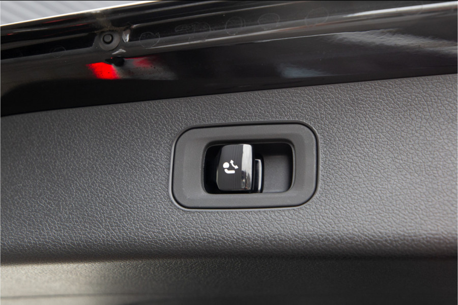 Mercedes-Benz E-Klasse Estate 300 e AMG Premium, Hyperscreen, Trekhaak, Leder, 2025